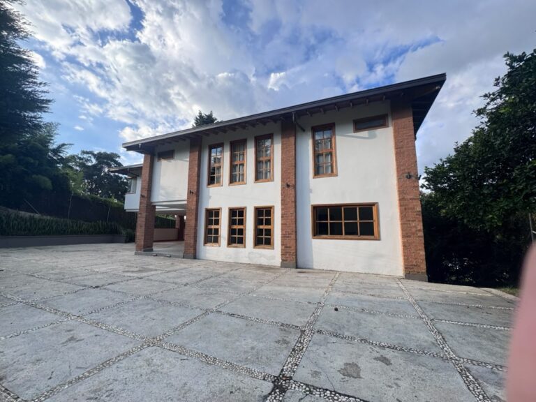 1020322 – Apartamento en Arriendo en Envigado