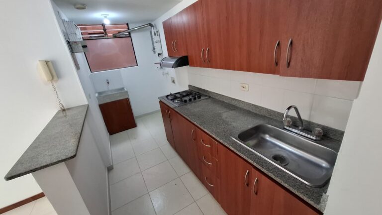 1020320 – Apartamento en Arriendo, Envigado