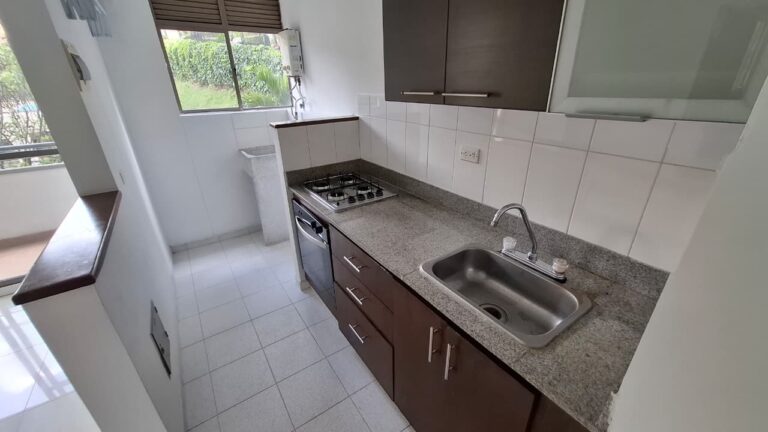 1020321 – Apartamento en Arriendo en Envigado
